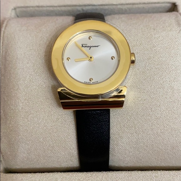 New in Box Salvatore Ferragamo Watch - Picture 3 of 5